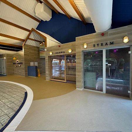 The Boat House, Hot Tub Lodge South Cerney Zewnętrze zdjęcie