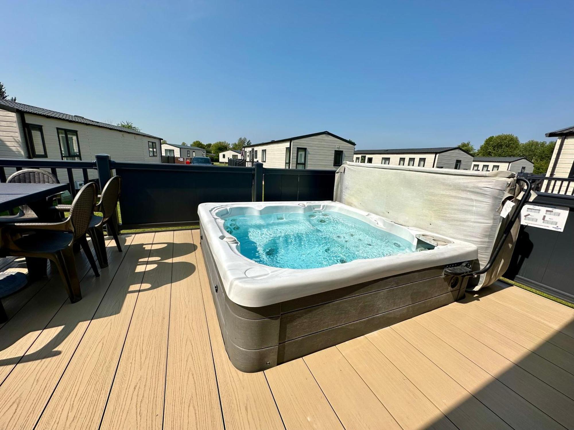 The Boat House, Hot Tub Lodge South Cerney Zewnętrze zdjęcie