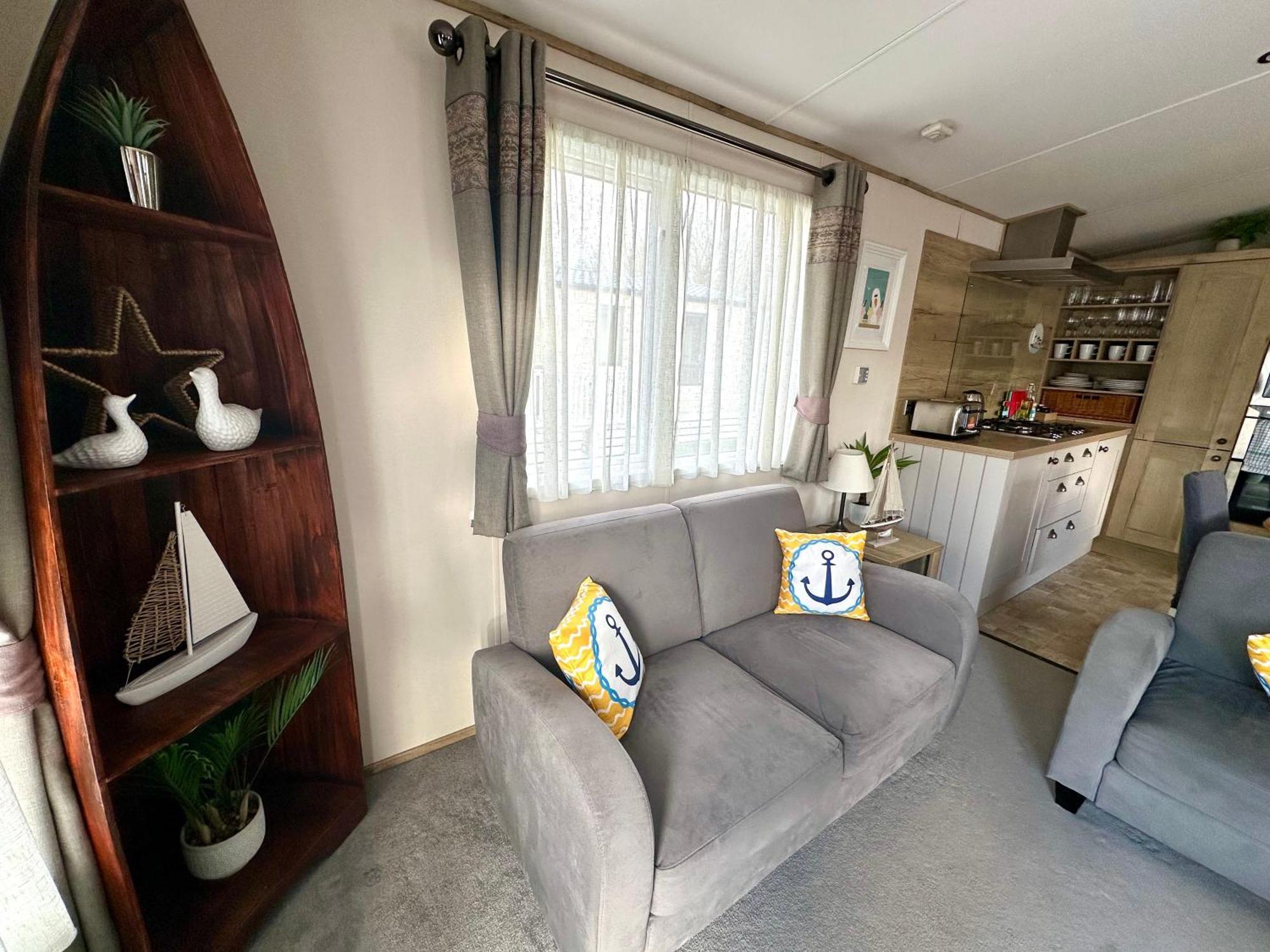 The Boat House, Hot Tub Lodge South Cerney Zewnętrze zdjęcie