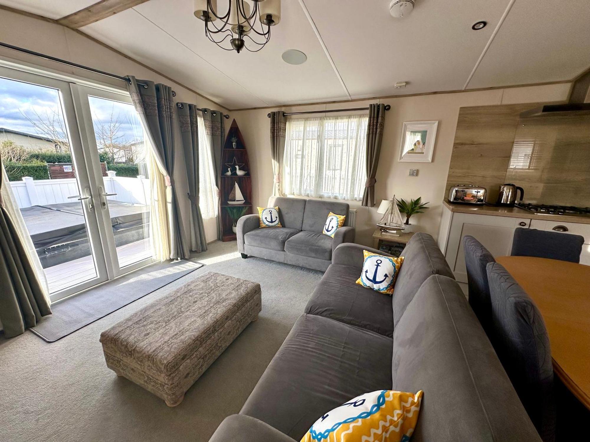 The Boat House, Hot Tub Lodge South Cerney Zewnętrze zdjęcie