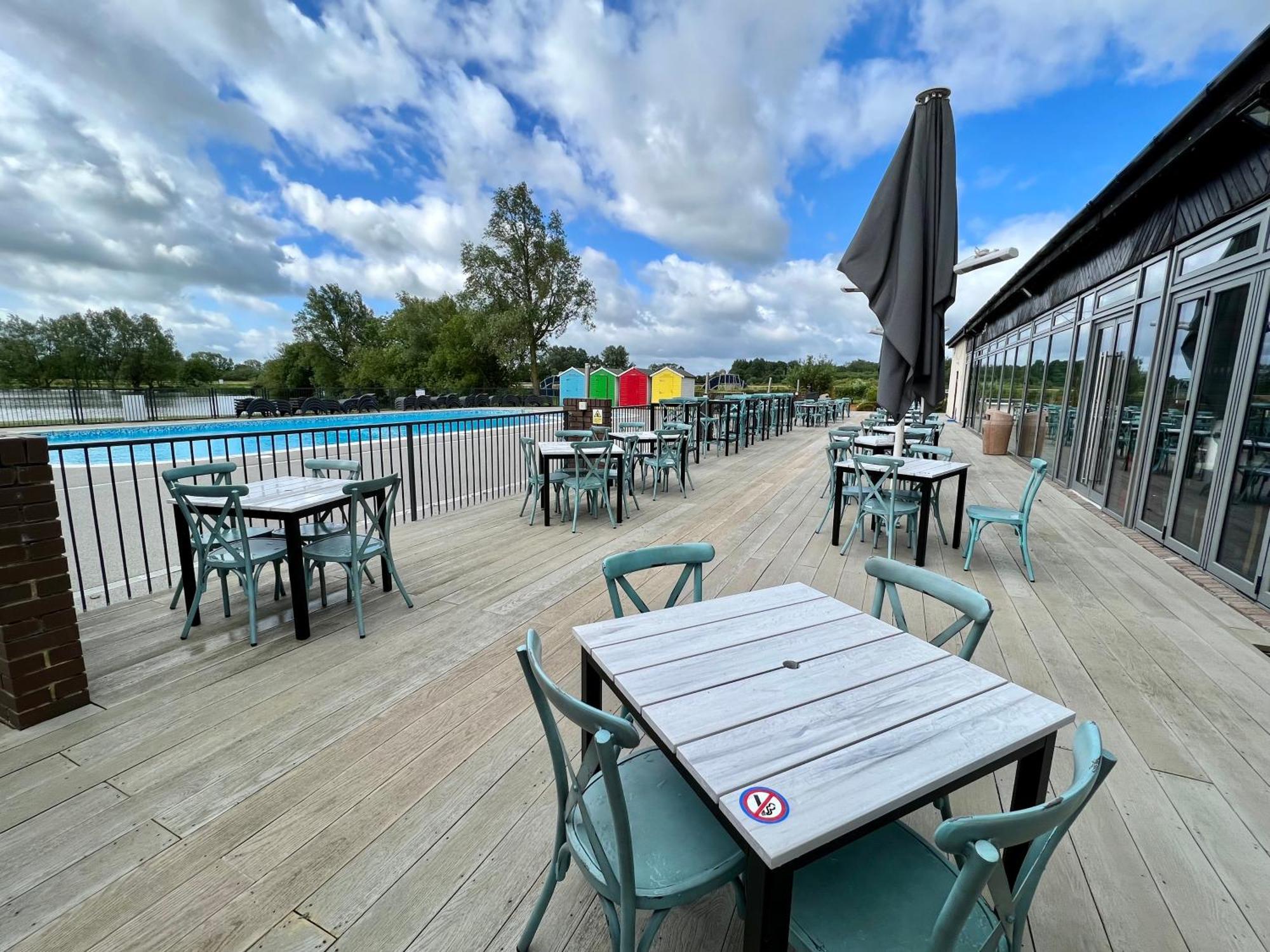 The Boat House, Hot Tub Lodge South Cerney Zewnętrze zdjęcie