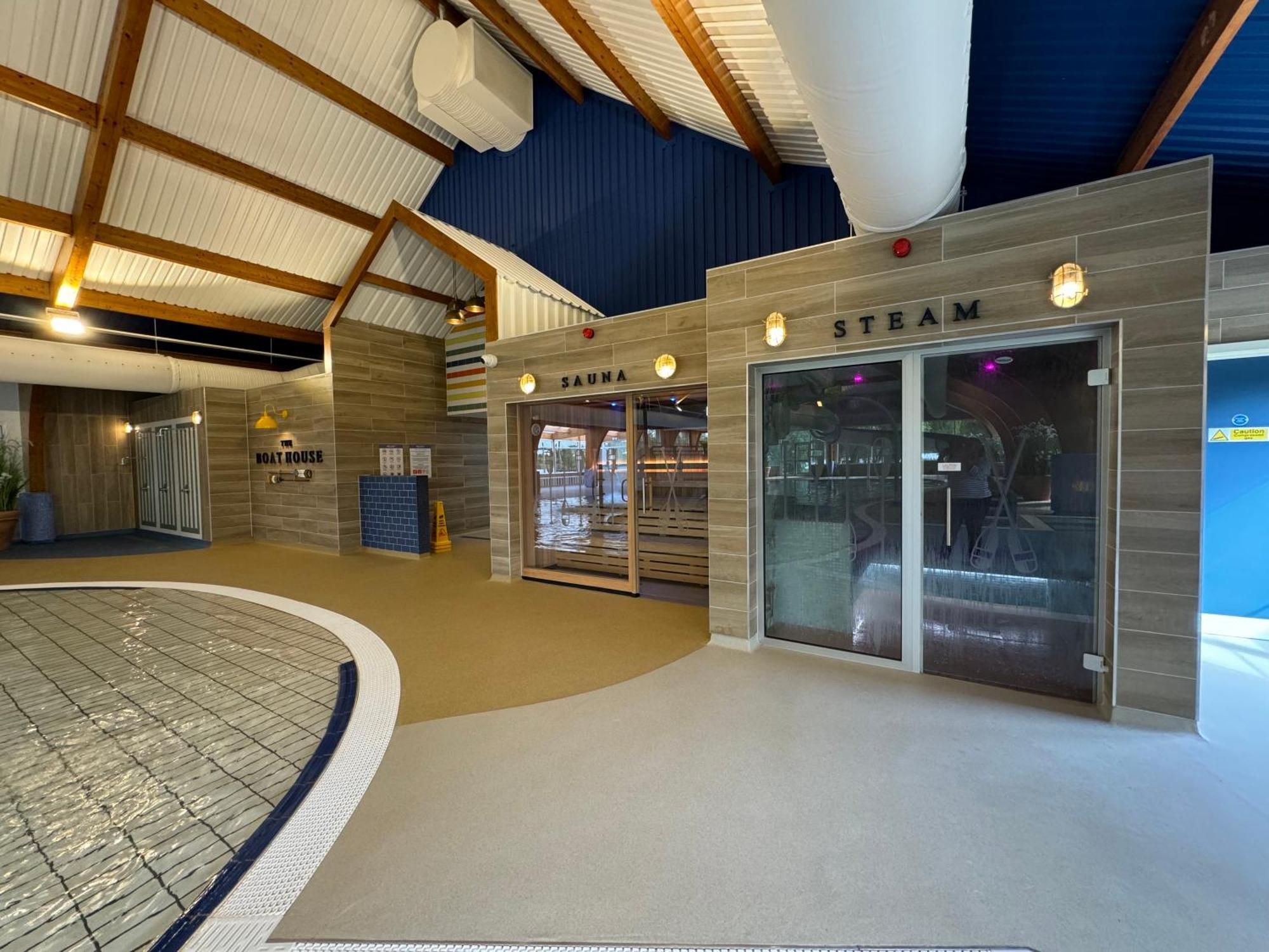 The Boat House, Hot Tub Lodge South Cerney Zewnętrze zdjęcie